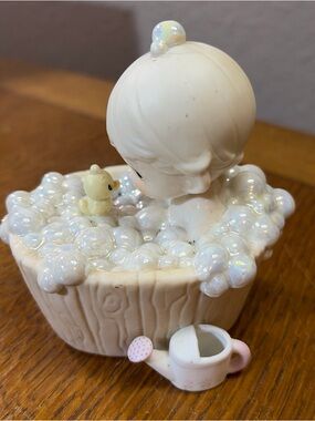 Vintage Precious Moments 'A Tub Full of Love' Bath Rub 1987 porcelain figure